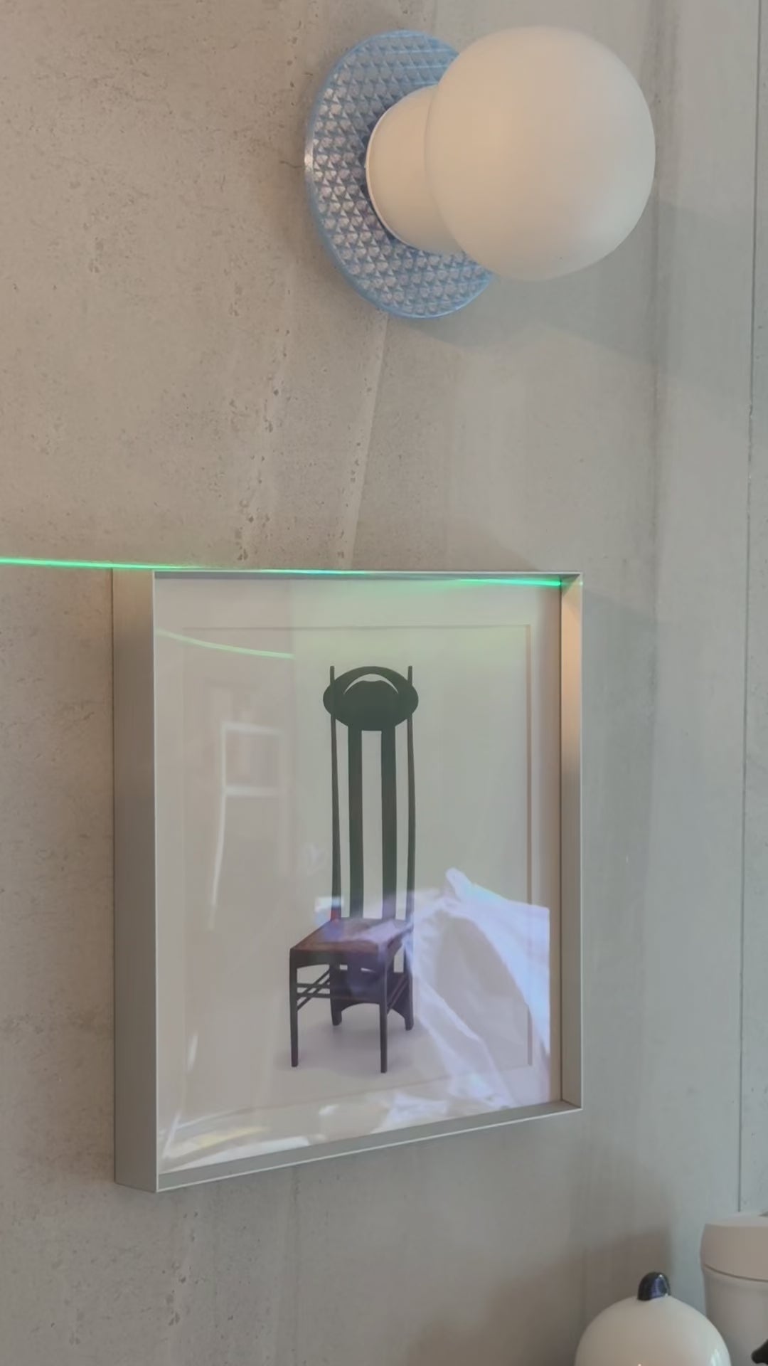 Easy-Leveling Frame Hanger